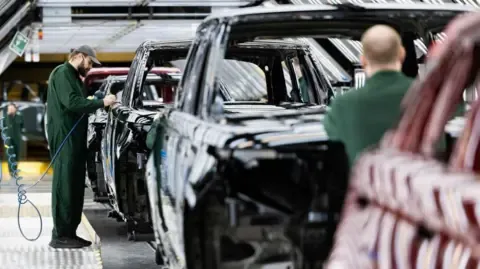 Jaguar Land Rover Supply Chain Workers Reportedly Instructed to Apply for Universal Credit, Labor Group States